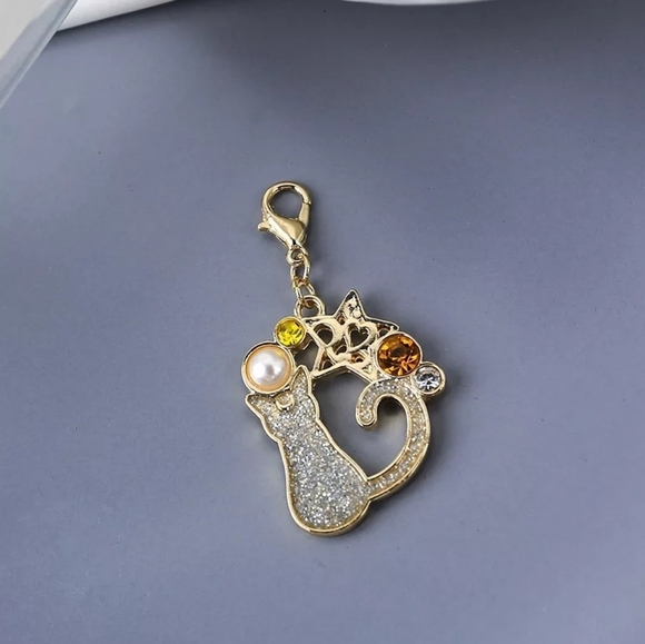Accessories - Cat Star Dangle Pearl Keychain / purse charm 2/20$